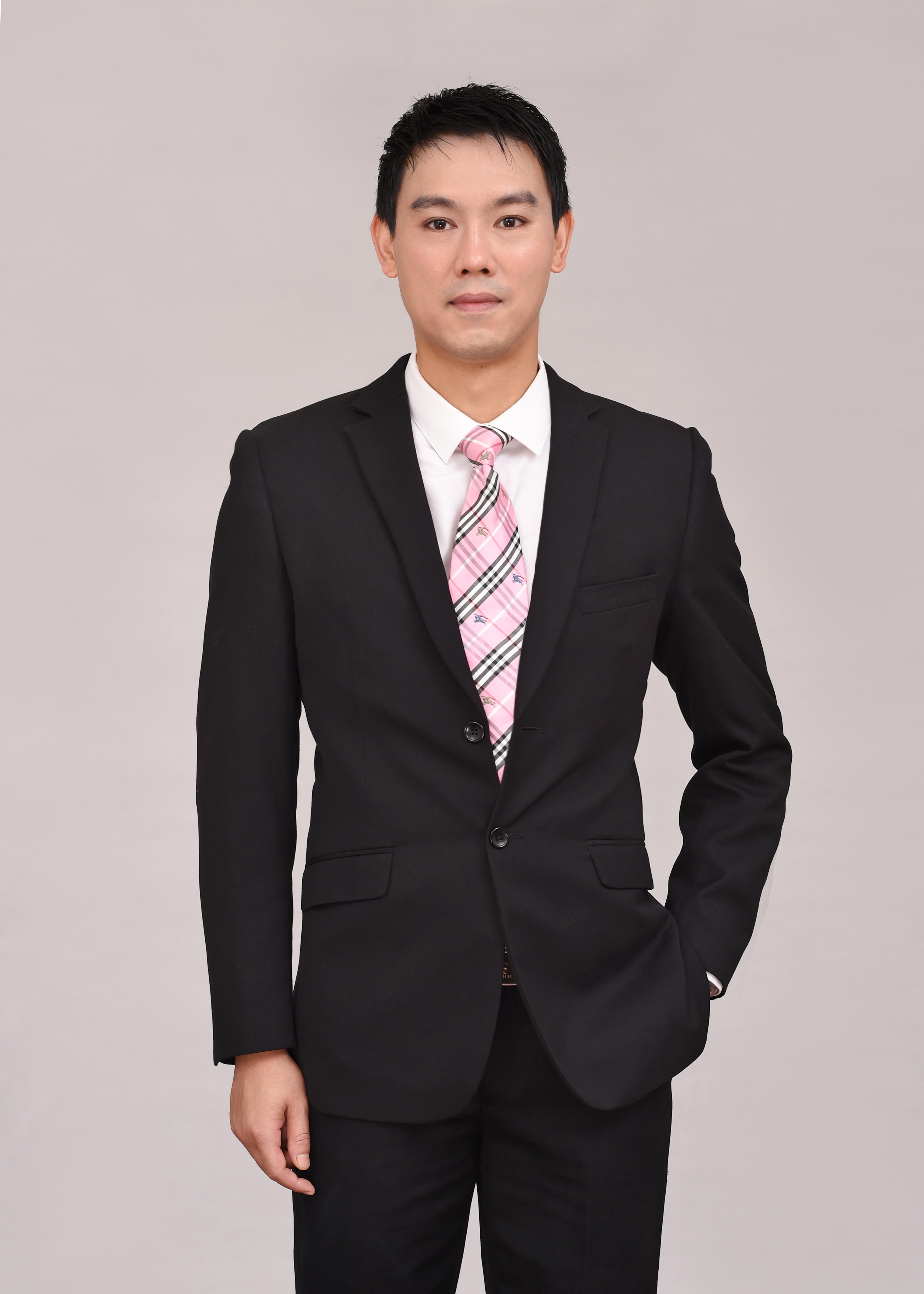 杨荣鑑插画与概念设计总监